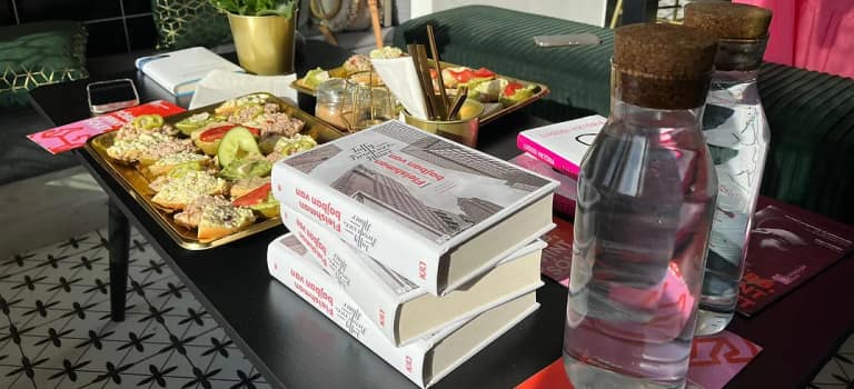 BOOKS'N'BAGELS